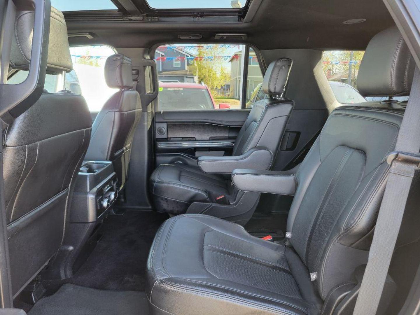 2020 GRAY FORD EXPEDITION LIMITED (1FMJU2AT2LE) with an 3.5L engine, Automatic transmission, located at 929 East 8th Ave, Anchorage, AK, 99501, (907) 274-2277, 61.214783, -149.866074 - Photo#3