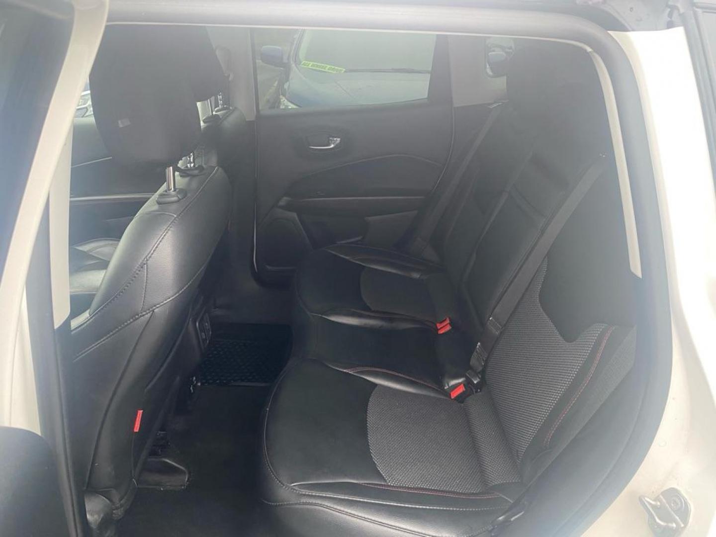 2019 WHITE JEEP COMPASS TRAILHAWK (3C4NJDDB5KT) with an 2.4L engine, Automatic transmission, located at 929 East 8th Ave, Anchorage, AK, 99501, (907) 274-2277, 61.214783, -149.866074 - Photo#3