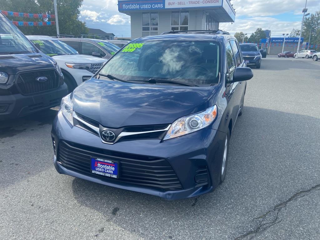 photo of 2019 TOYOTA SIENNA 4DR