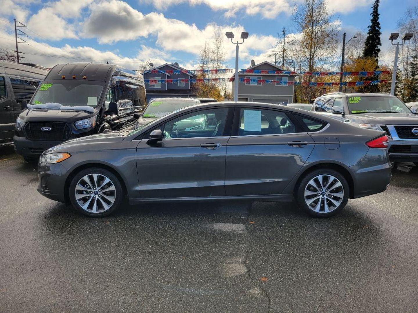 2019 GRAY FORD FUSION SE (3FA6P0T95KR) with an 2.0L engine, Automatic transmission, located at 929 East 8th Ave, Anchorage, AK, 99501, (907) 274-2277, 61.214783, -149.866074 - Photo#1