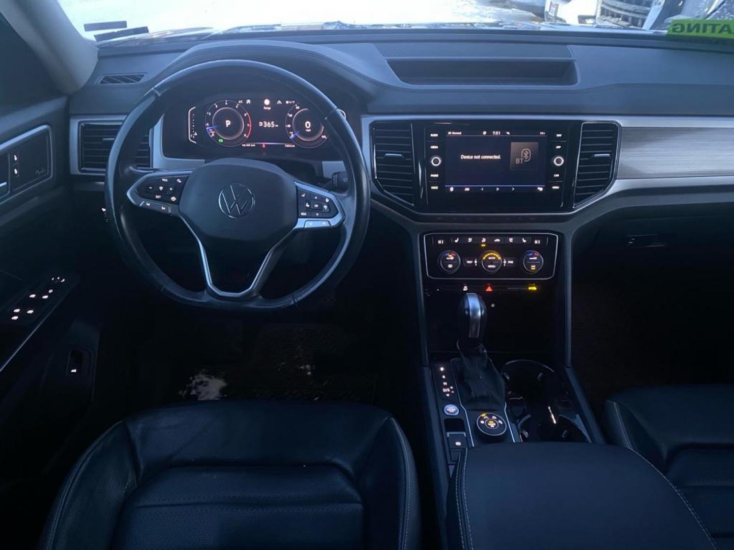 2021 GREY VOLKSWAGEN ATLAS SEL PREMIUM (1V2TR2CA1MC) with an 3.6L engine, Automatic transmission, located at 929 East 8th Ave, Anchorage, AK, 99501, (907) 274-2277, 61.214783, -149.866074 - Photo#4
