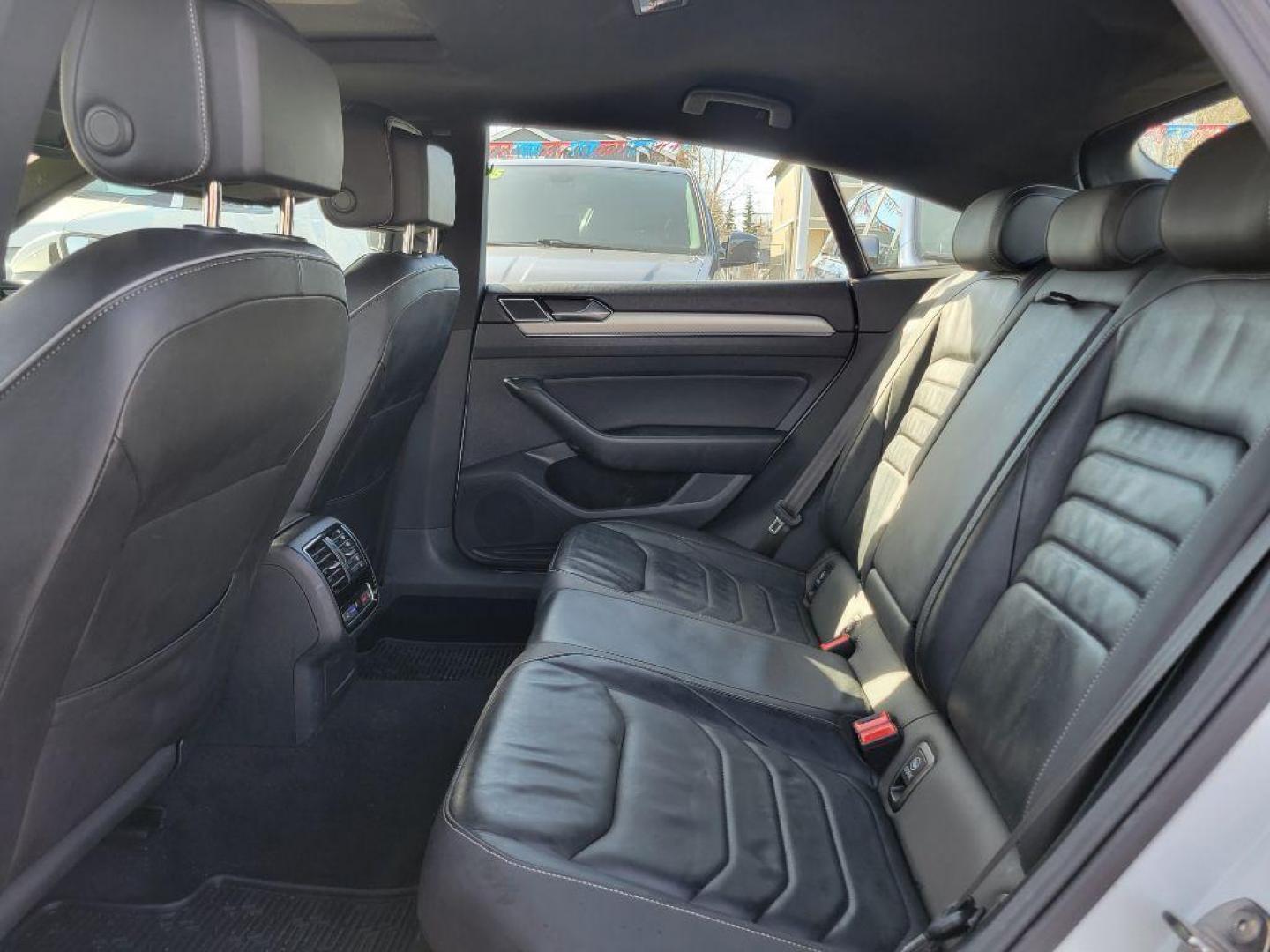 2019 VOLKSWAGEN ARTEON SEL PREMIUM (WVWTR7ANXKE) with an 2.0L engine, Automatic transmission, located at 929 East 8th Ave, Anchorage, AK, 99501, (907) 274-2277, 61.214783, -149.866074 - Photo#3