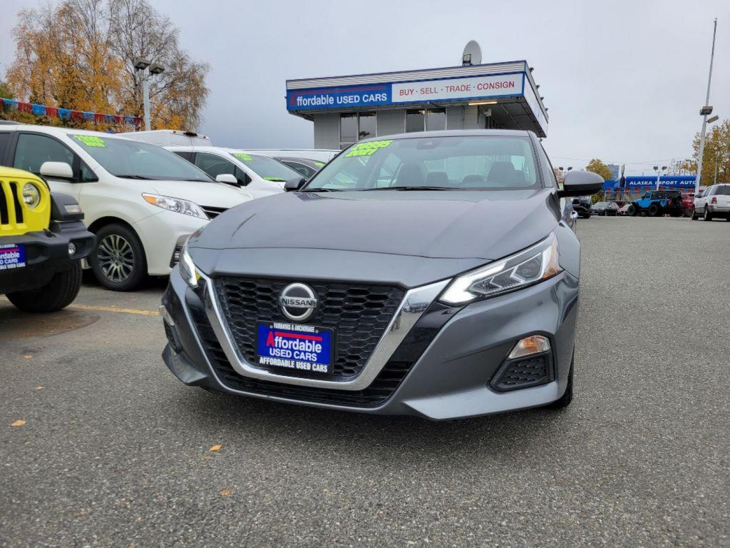 2021 GRAY NISSAN ALTIMA SV SV (1N4BL4DV3MN) with an 2.5L engine, Continuously Variable transmission, located at 929 East 8th Ave, Anchorage, AK, 99501, (907) 274-2277, 61.214783, -149.866074 - Photo#0