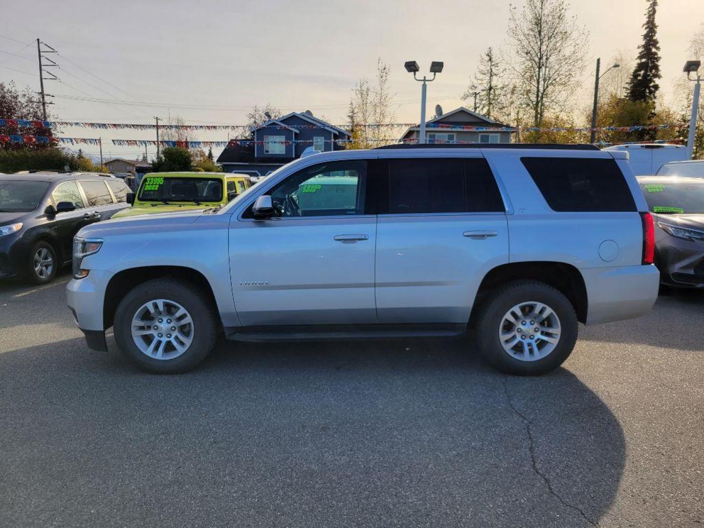 2018 SILVER CHEVROLET TAHOE 1500 LT (1GNSKBKC4JR) with an 5.3L engine, Automatic transmission, located at 929 East 8th Ave, Anchorage, AK, 99501, (907) 274-2277, 61.214783, -149.866074 - Photo#1