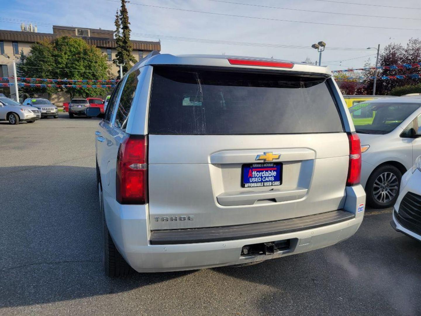 2018 SILVER CHEVROLET TAHOE 1500 LT (1GNSKBKC4JR) with an 5.3L engine, Automatic transmission, located at 929 East 8th Ave, Anchorage, AK, 99501, (907) 274-2277, 61.214783, -149.866074 - Photo#2