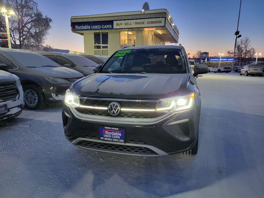 photo of 2022 VOLKSWAGEN TAOS 4DR