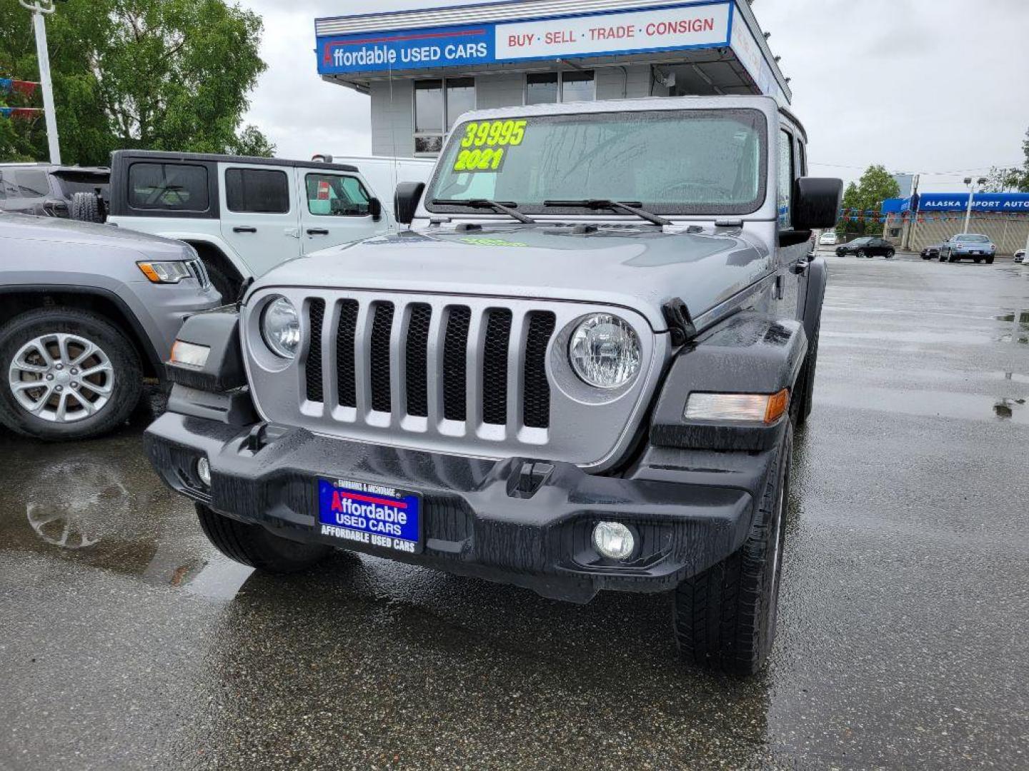 2021 SILVER JEEP WRANGLER UNLIMI SPORT (1C4HJXDNXMW) with an 2.0L engine, Automatic transmission, located at 929 East 8th Ave, Anchorage, AK, 99501, (907) 274-2277, 61.214783, -149.866074 - Photo#0