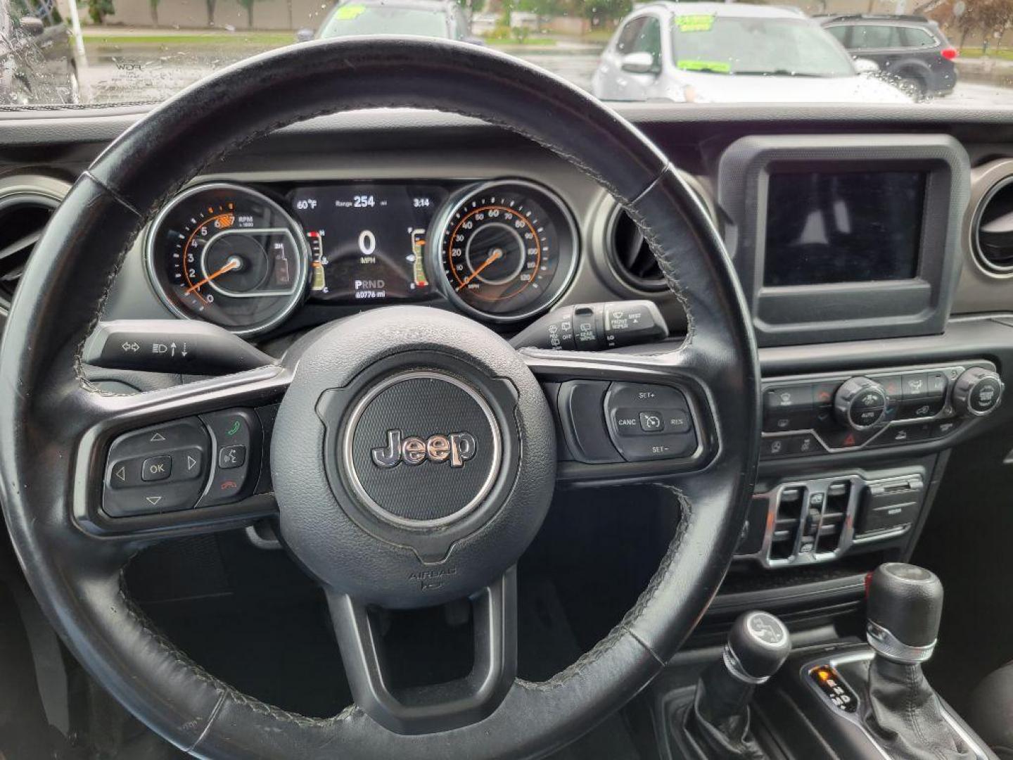 2021 SILVER JEEP WRANGLER UNLIMI SPORT (1C4HJXDNXMW) with an 2.0L engine, Automatic transmission, located at 929 East 8th Ave, Anchorage, AK, 99501, (907) 274-2277, 61.214783, -149.866074 - Photo#4