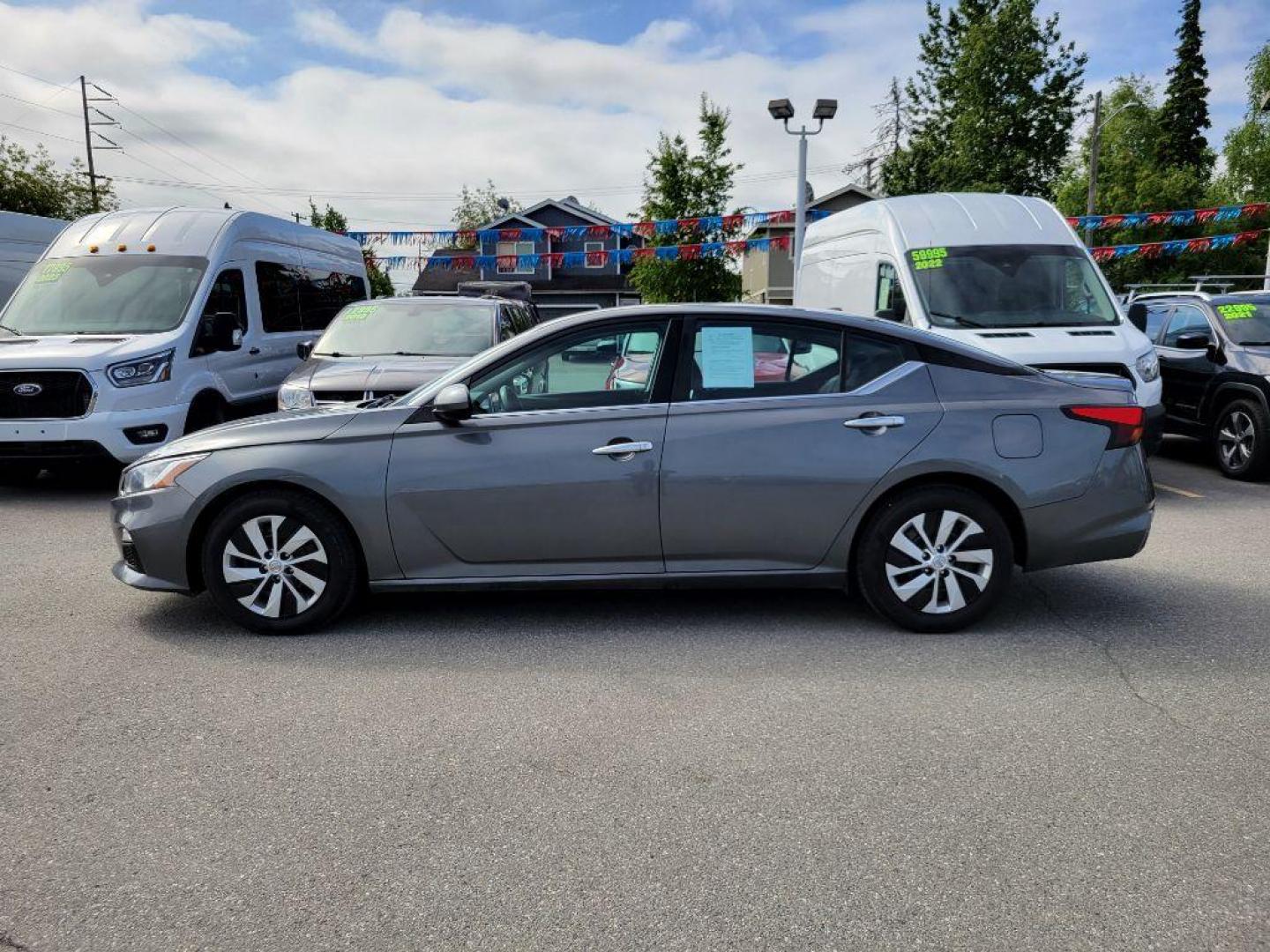 2019 GREY NISSAN ALTIMA S (1N4BL4BV1KC) with an 2.5L engine, Continuously Variable transmission, located at 929 East 8th Ave, Anchorage, AK, 99501, (907) 274-2277, 61.214783, -149.866074 - Photo#1