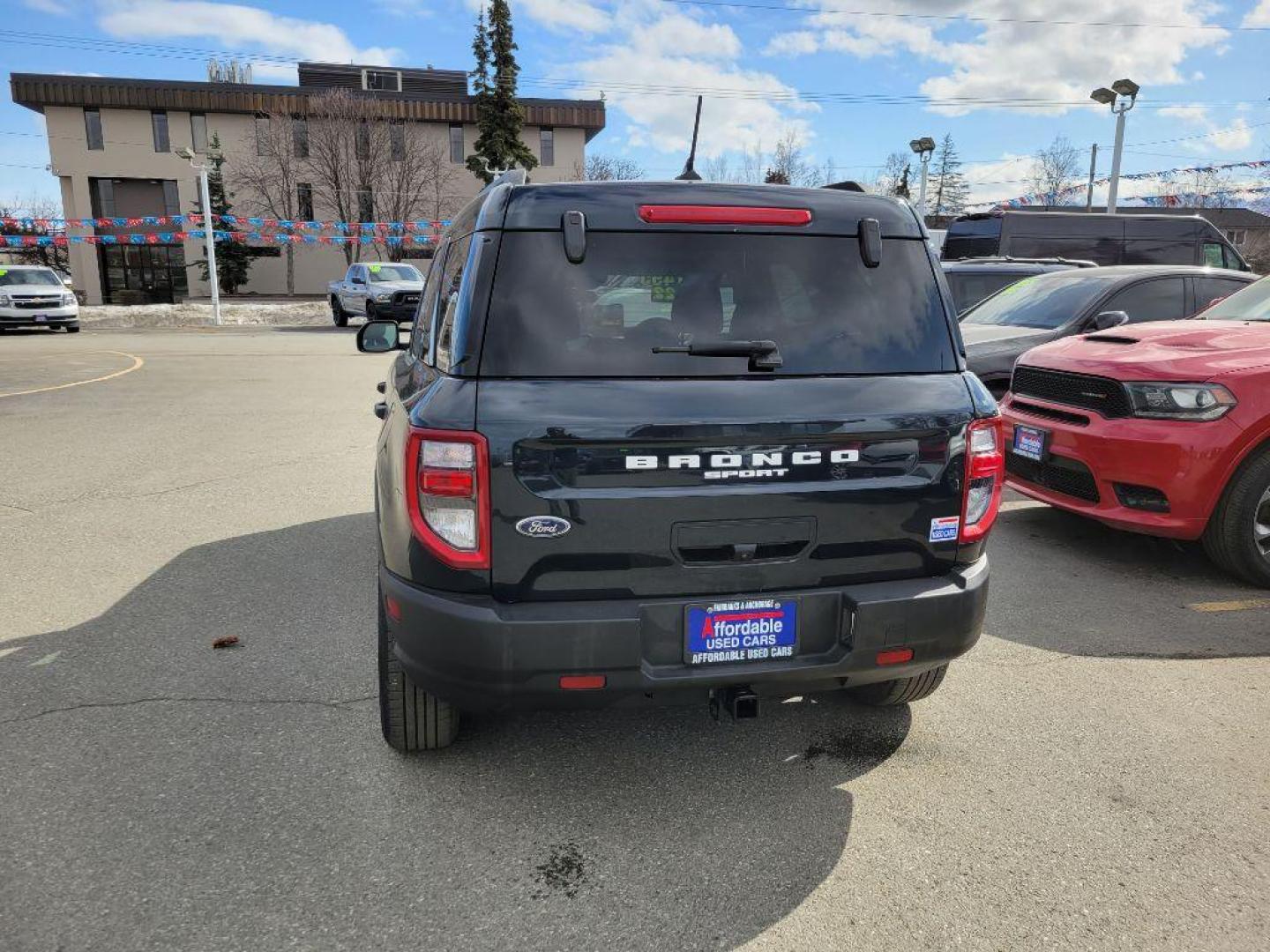 2022 GREY FORD BRONCO SPORT BIG BEND (3FMCR9B61NR) with an 1.5L engine, Automatic transmission, located at 929 East 8th Ave, Anchorage, AK, 99501, (907) 274-2277, 61.214783, -149.866074 - Photo#2