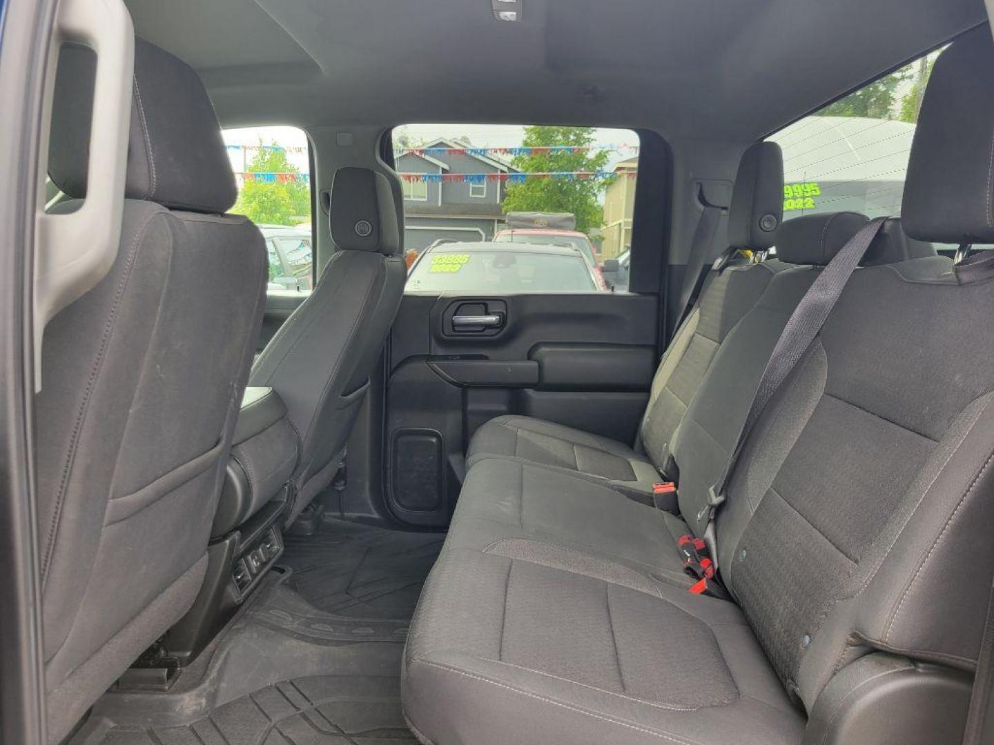 2022 BLUE CHEVROLET SILVERADO 2500 HEAVY DUTY LT (1GC4YNE71NF) with an 6.6L engine, Automatic transmission, located at 929 East 8th Ave, Anchorage, AK, 99501, (907) 274-2277, 61.214783, -149.866074 - Photo#3