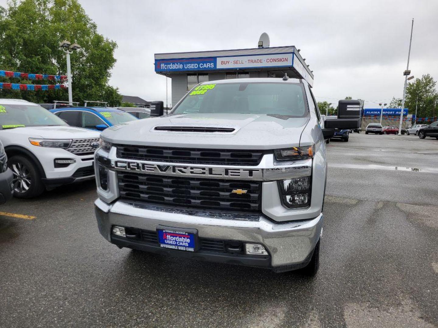 2022 SILVER CHEVROLET SILVERADO 2500 HEAVY DUTY LT (1GC4YNE78NF) with an 6.6L engine, Automatic transmission, located at 929 East 8th Ave, Anchorage, AK, 99501, (907) 274-2277, 61.214783, -149.866074 - Photo#0