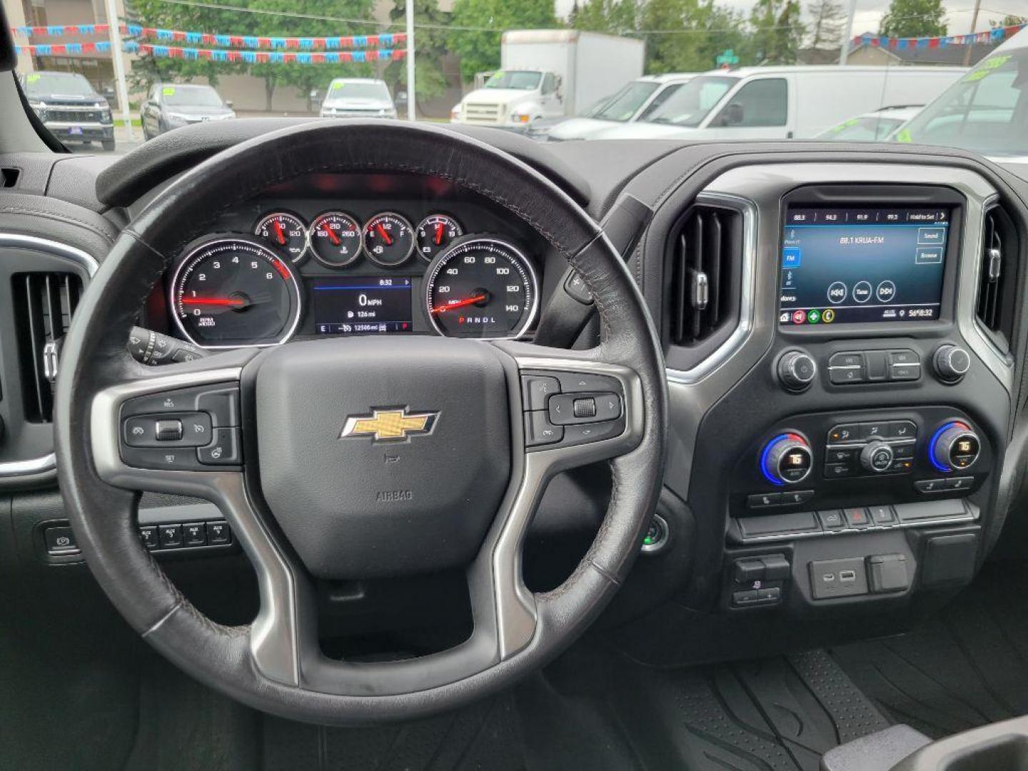 2022 SILVER CHEVROLET SILVERADO 2500 HEAVY DUTY LT (1GC4YNE78NF) with an 6.6L engine, Automatic transmission, located at 929 East 8th Ave, Anchorage, AK, 99501, (907) 274-2277, 61.214783, -149.866074 - Photo#4