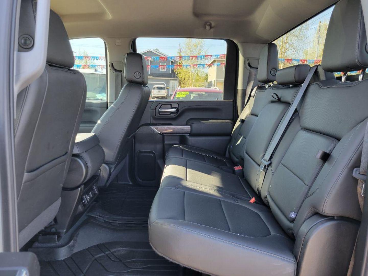 2020 SILVER CHEVROLET SILVERADO 3500 LTZ (1GC4YUE79LF) with an 6.6L engine, Automatic transmission, located at 929 East 8th Ave, Anchorage, AK, 99501, (907) 274-2277, 61.214783, -149.866074 - Photo#3