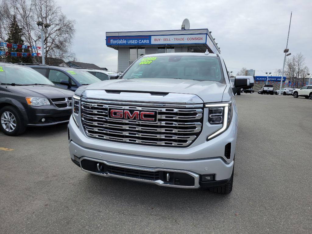 photo of 2022 GMC SIERRA 4DR