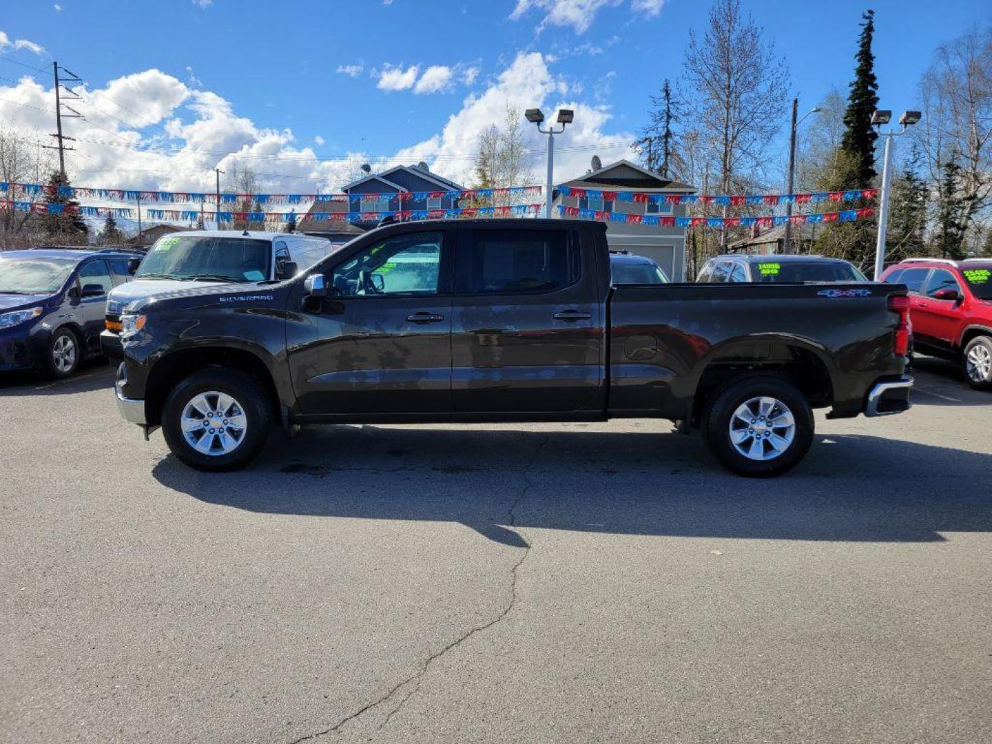 2023 BRONZE CHEVROLET SILVERADO 1500 LT (1GCUDDED6PZ) with an 5.3L engine, Automatic transmission, located at 929 East 8th Ave, Anchorage, AK, 99501, (907) 274-2277, 61.214783, -149.866074 - Photo#1