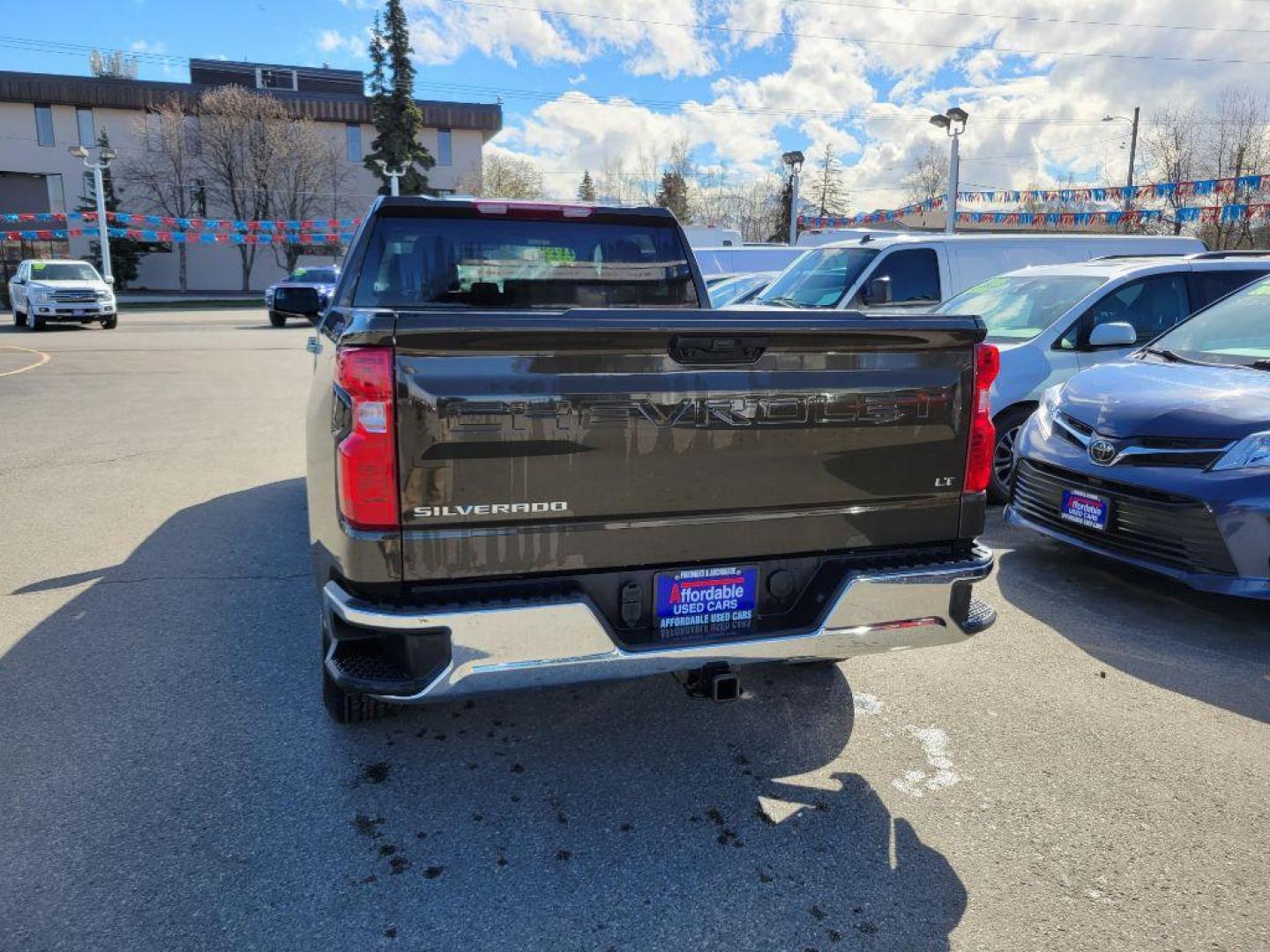 2023 BRONZE CHEVROLET SILVERADO 1500 LT (1GCUDDED6PZ) with an 5.3L engine, Automatic transmission, located at 929 East 8th Ave, Anchorage, AK, 99501, (907) 274-2277, 61.214783, -149.866074 - Photo#2