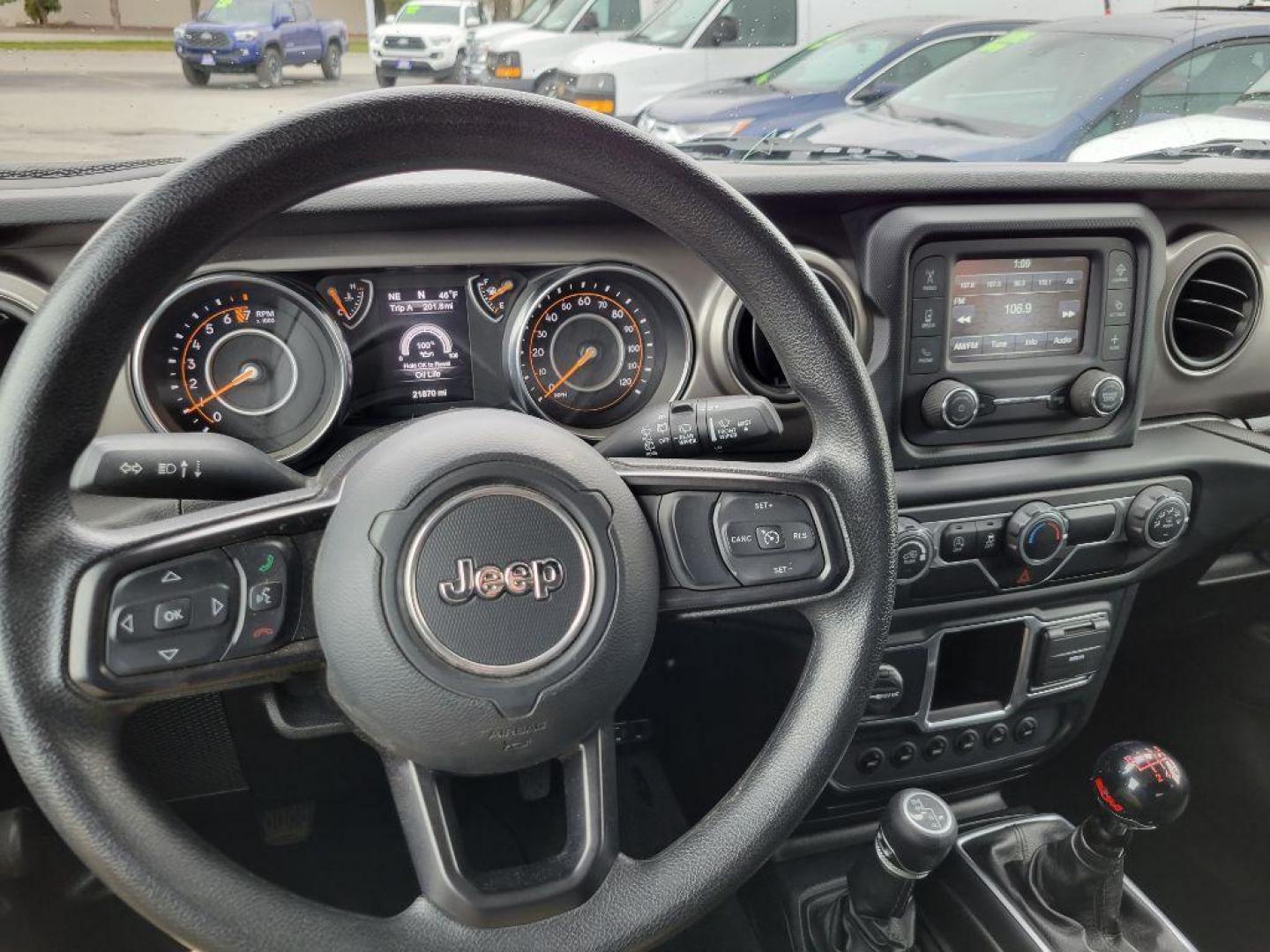 2019 GREY JEEP WRANGLER SPORT (1C4GJXAG7KW) with an 3.6L engine, 8-Speed Manual transmission, located at 929 East 8th Ave, Anchorage, AK, 99501, (907) 274-2277, 61.214783, -149.866074 - Photo#4