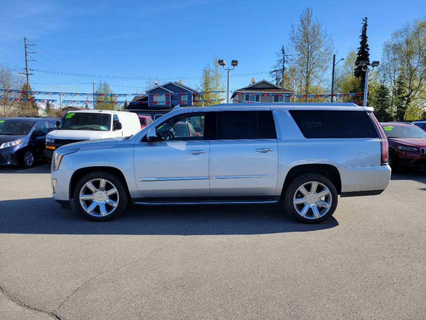 2020 SILVER CADILLAC ESCALADE ESV LUXURY (1GYS4HKJ5LR) with an 6.2L engine, Automatic transmission, located at 929 East 8th Ave, Anchorage, AK, 99501, (907) 274-2277, 61.214783, -149.866074 - Photo#1