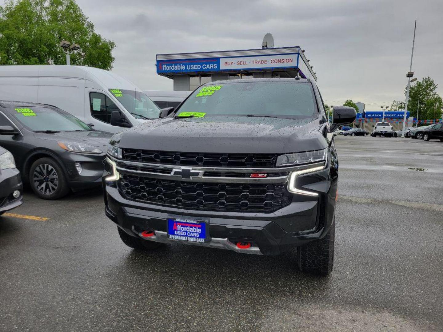 2022 BLACK CHEVROLET SUBURBAN 1500 Z71 (1GNSKDKD2NR) with an 5.3L engine, Automatic transmission, located at 929 East 8th Ave, Anchorage, AK, 99501, (907) 274-2277, 61.214783, -149.866074 - Photo#0