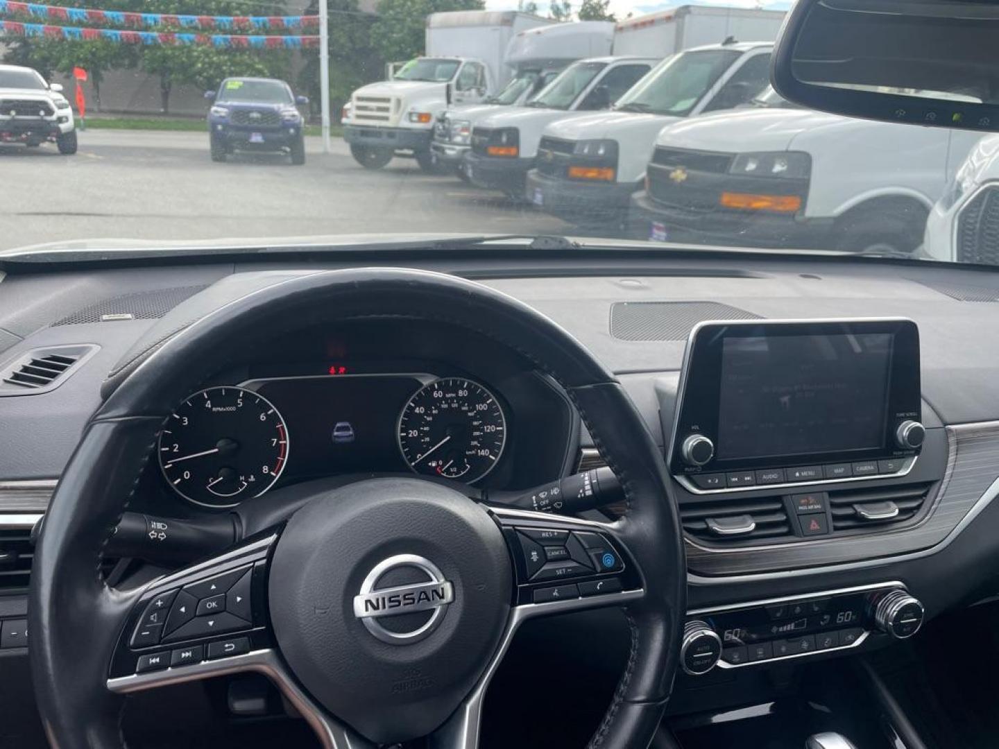 2020 SILVER NISSAN ALTIMA SL (1N4BL4EV3LC) with an 2.5L engine, Continuously Variable transmission, located at 929 East 8th Ave, Anchorage, AK, 99501, (907) 274-2277, 61.214783, -149.866074 - Photo#4