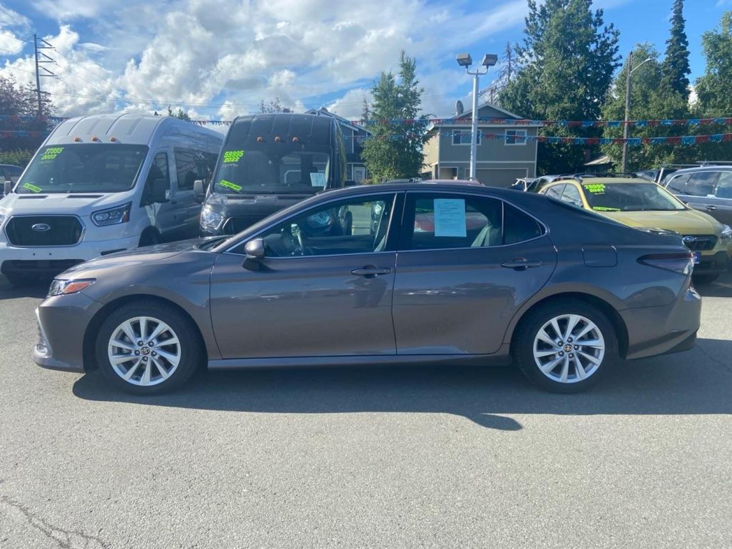 2022 GRY TOYOTA CAMRY LE (4T1C11AK6NU) with an 2.5L engine, Automatic transmission, located at 929 East 8th Ave, Anchorage, AK, 99501, (907) 274-2277, 61.214783, -149.866074 - Photo#1