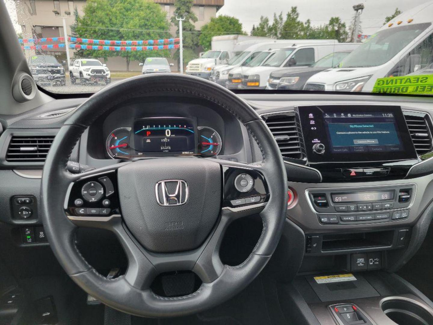 2022 GRAY HONDA PILOT SE (5FNYF6H24NB) with an 3.5L engine, Automatic transmission, located at 929 East 8th Ave, Anchorage, AK, 99501, (907) 274-2277, 61.214783, -149.866074 - Photo#4