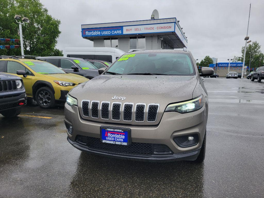 photo of 2019 JEEP CHEROKEE 4DR