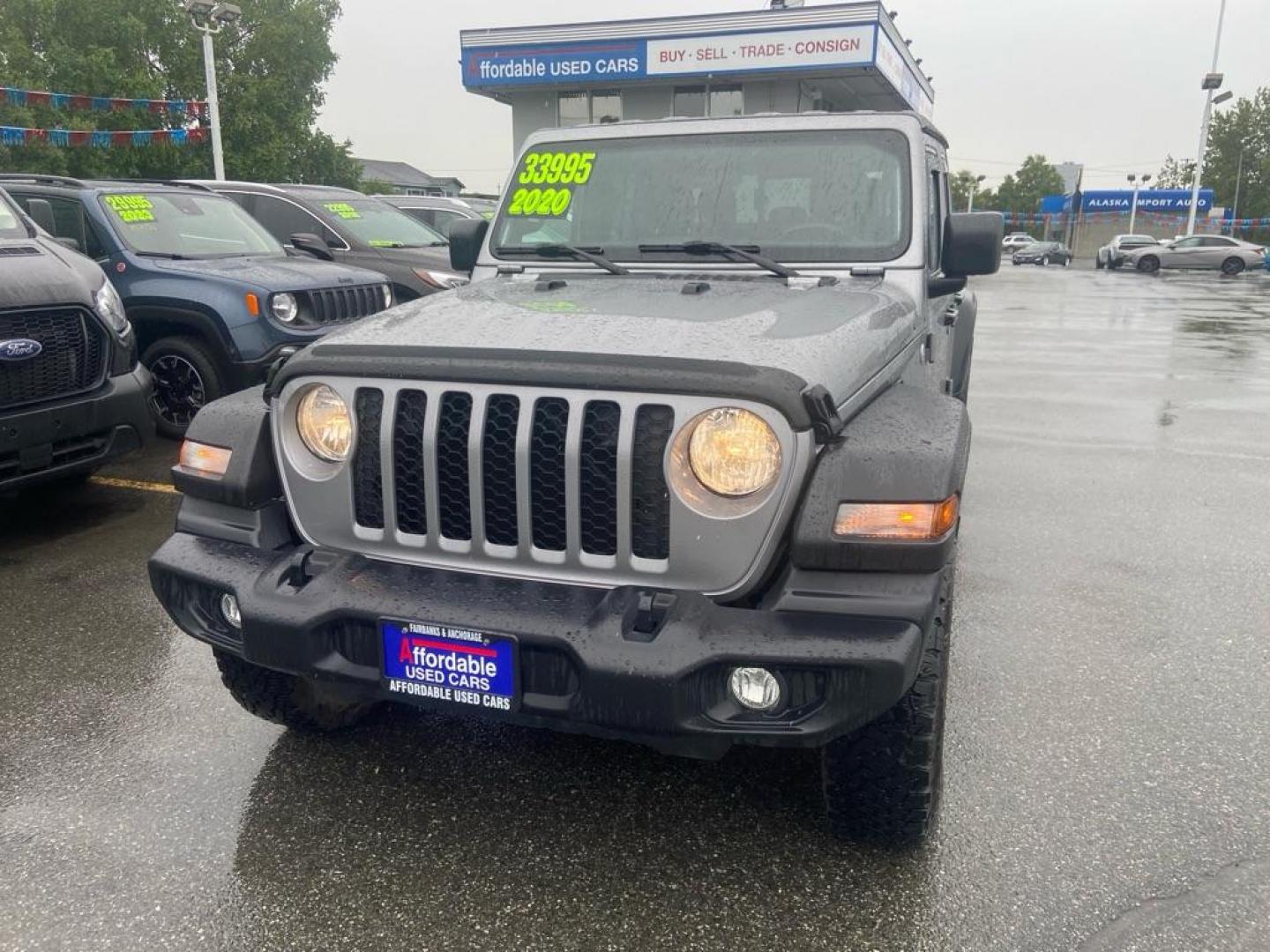 2020 SILVER JEEP GLADIATOR SPORT S (1C6HJTAG6LL) with an 3.6L engine, Automatic transmission, located at 929 East 8th Ave, Anchorage, AK, 99501, (907) 274-2277, 61.214783, -149.866074 - Photo#0