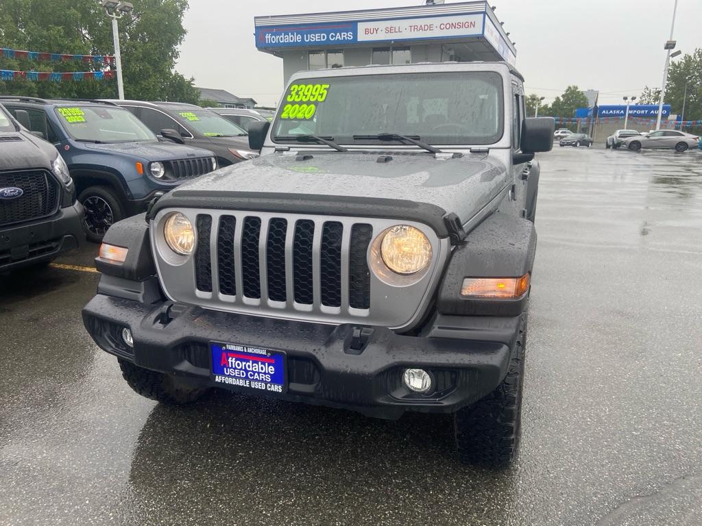 photo of 2020 JEEP GLADIATOR 4DR