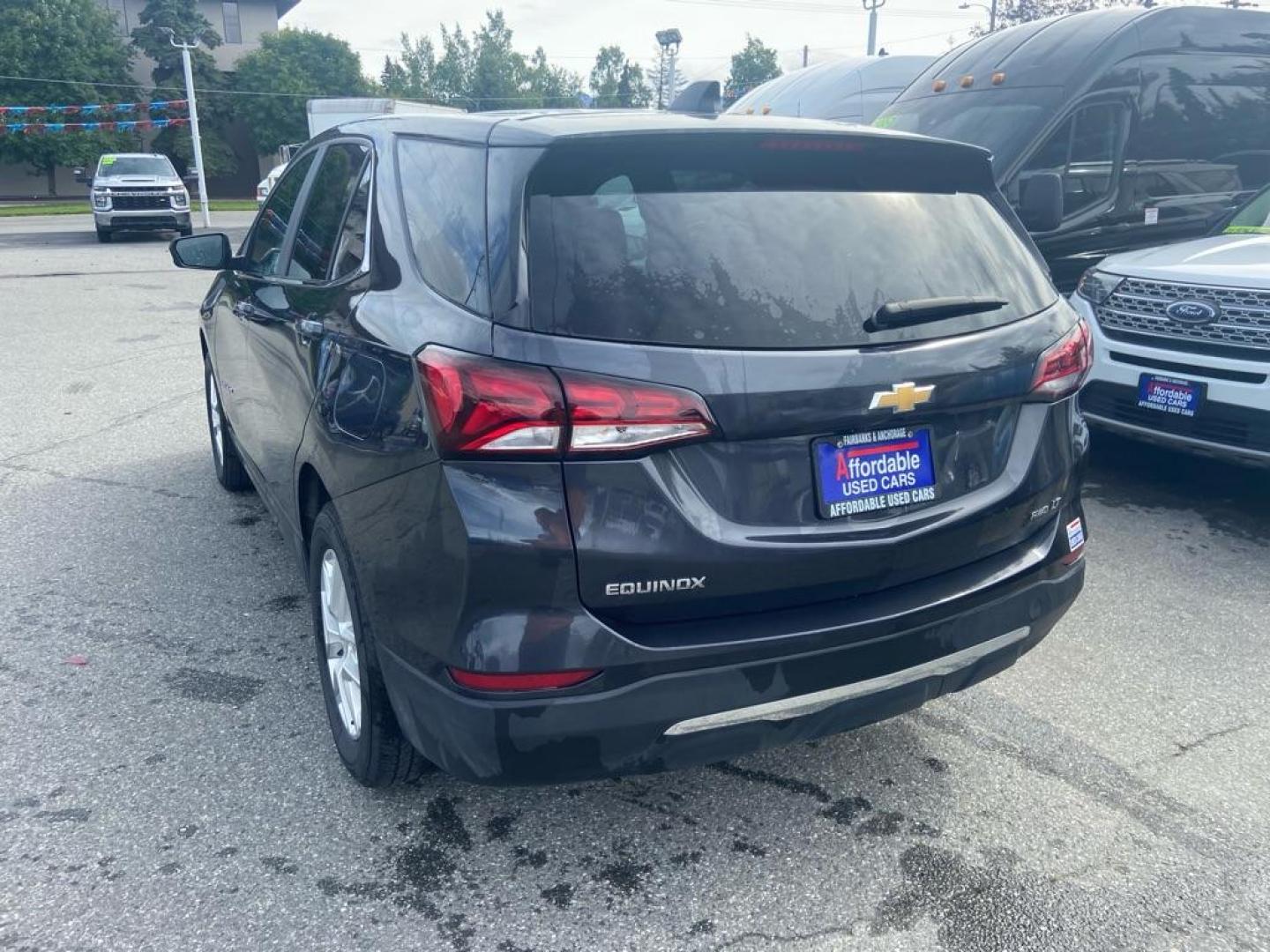 2022 GRAY CHEVROLET EQUINOX LT LT (2GNAXUEV4N6) with an 1.5L engine, Automatic transmission, located at 929 East 8th Ave, Anchorage, AK, 99501, (907) 274-2277, 61.214783, -149.866074 - Photo#2