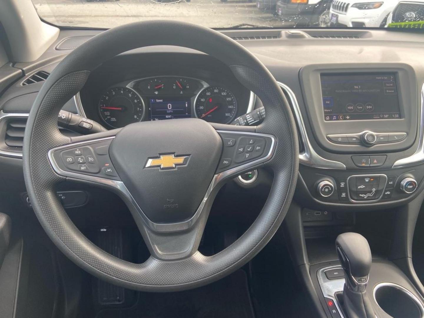 2022 GRAY CHEVROLET EQUINOX LT LT (2GNAXUEV4N6) with an 1.5L engine, Automatic transmission, located at 929 East 8th Ave, Anchorage, AK, 99501, (907) 274-2277, 61.214783, -149.866074 - Photo#4