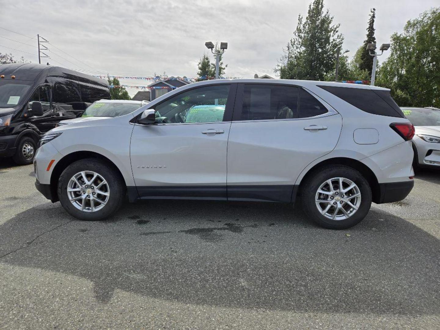 2022 SILVER CHEVROLET EQUINOX LT LT (3GNAXUEV8NL) with an 1.5L engine, Automatic transmission, located at 929 East 8th Ave, Anchorage, AK, 99501, (907) 274-2277, 61.214783, -149.866074 - Photo#0