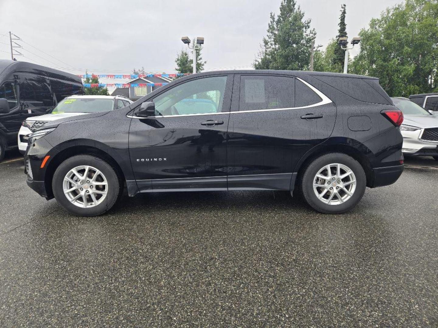 2022 BLACK CHEVROLET EQUINOX LT LT (3GNAXUEV4NL) with an 1.5L engine, Automatic transmission, located at 929 East 8th Ave, Anchorage, AK, 99501, (907) 274-2277, 61.214783, -149.866074 - Photo#3