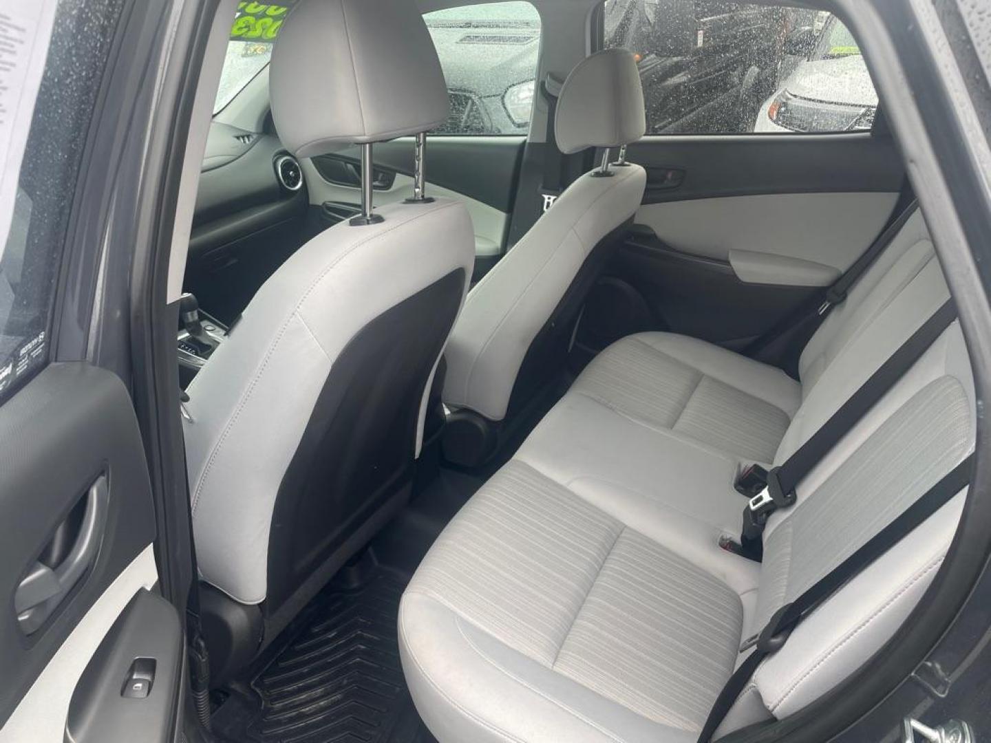 2023 GRAY HYUNDAI KONA SEL SEL (KM8K6CAB2PU) with an 2.0L engine, Continuously Variable transmission, located at 929 East 8th Ave, Anchorage, AK, 99501, (907) 274-2277, 61.214783, -149.866074 - Photo#3