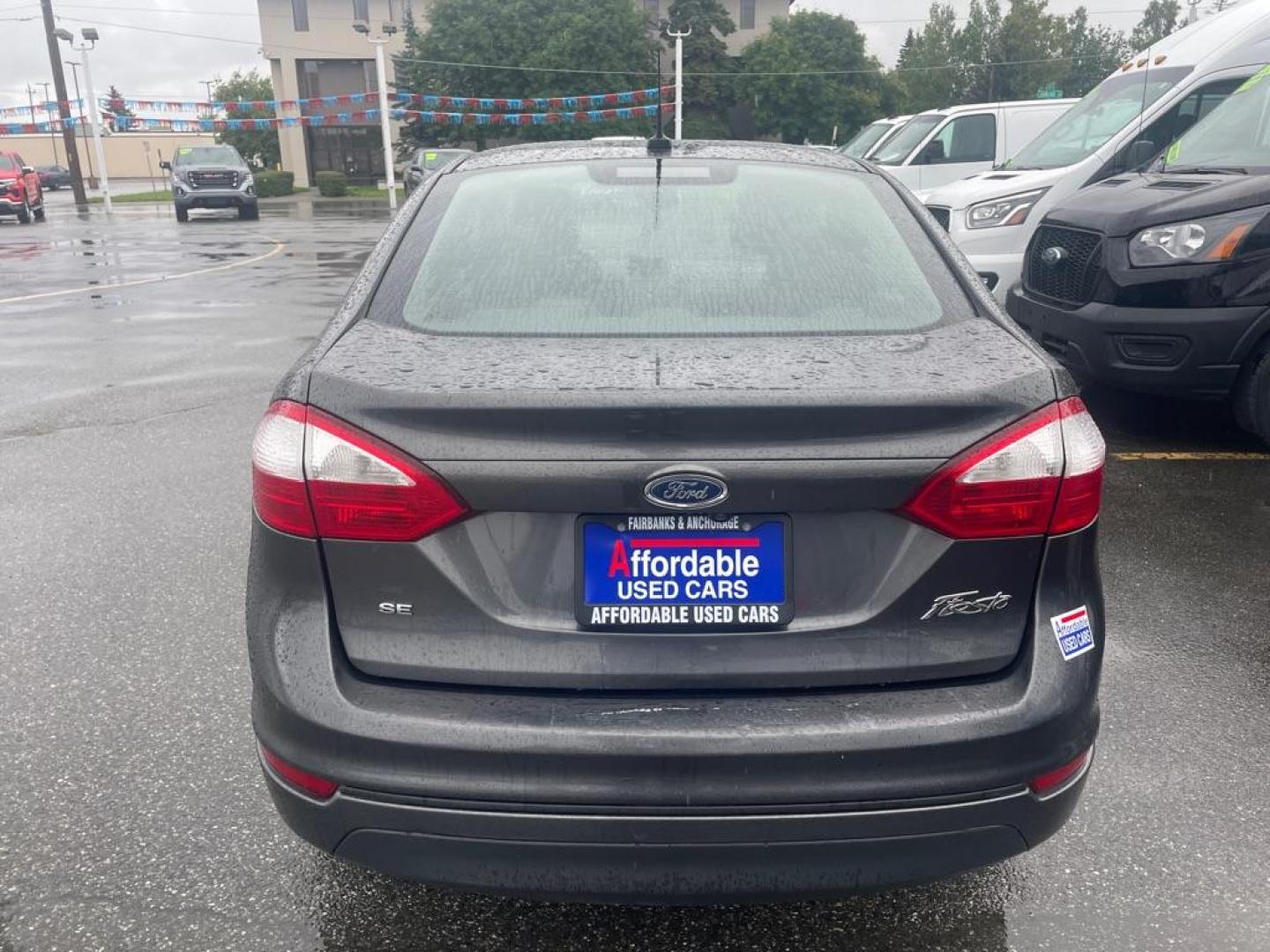 2019 GRAY FORD FIESTA SE (3FADP4BJ7KM) with an 1.6L engine, 5-Speed Manual transmission, located at 929 East 8th Ave, Anchorage, AK, 99501, (907) 274-2277, 61.214783, -149.866074 - Photo#2