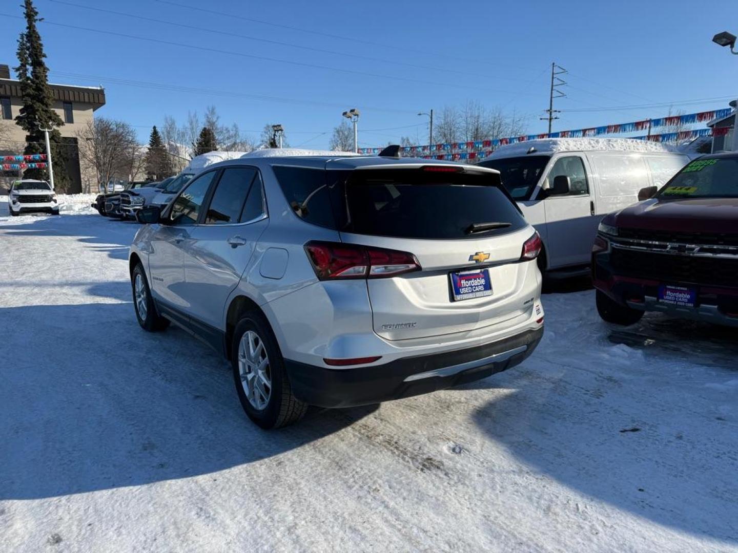 2022 SILVER CHEVROLET EQUINOX LT (3GNAXUEV8NL) with an 1.5L engine, Automatic transmission, located at 929 East 8th Ave, Anchorage, AK, 99501, (907) 274-2277, 61.214783, -149.866074 - Photo#2
