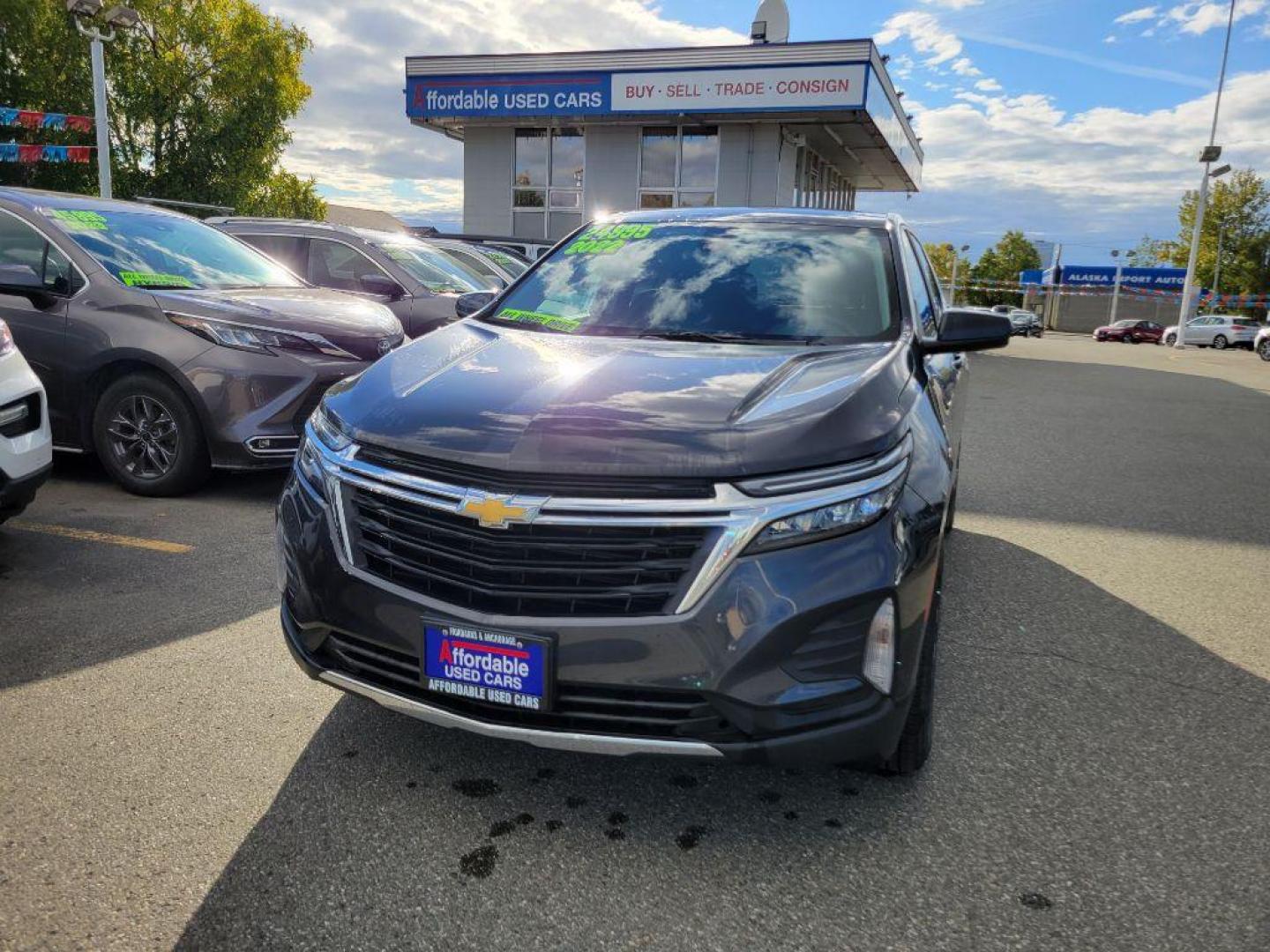 2022 GRAY CHEVROLET EQUINOX LT LT (2GNAXUEV3N6) with an 1.5L engine, Automatic transmission, located at 929 East 8th Ave, Anchorage, AK, 99501, (907) 274-2277, 61.214783, -149.866074 - Photo#0