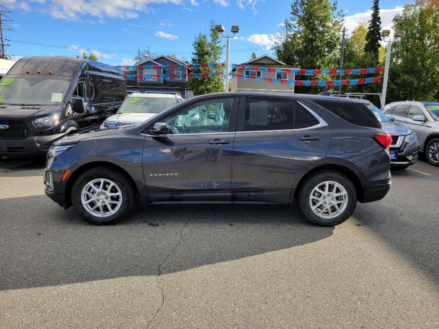 2022 GRAY CHEVROLET EQUINOX LT LT (2GNAXUEV3N6) with an 1.5L engine, Automatic transmission, located at 929 East 8th Ave, Anchorage, AK, 99501, (907) 274-2277, 61.214783, -149.866074 - Photo#1