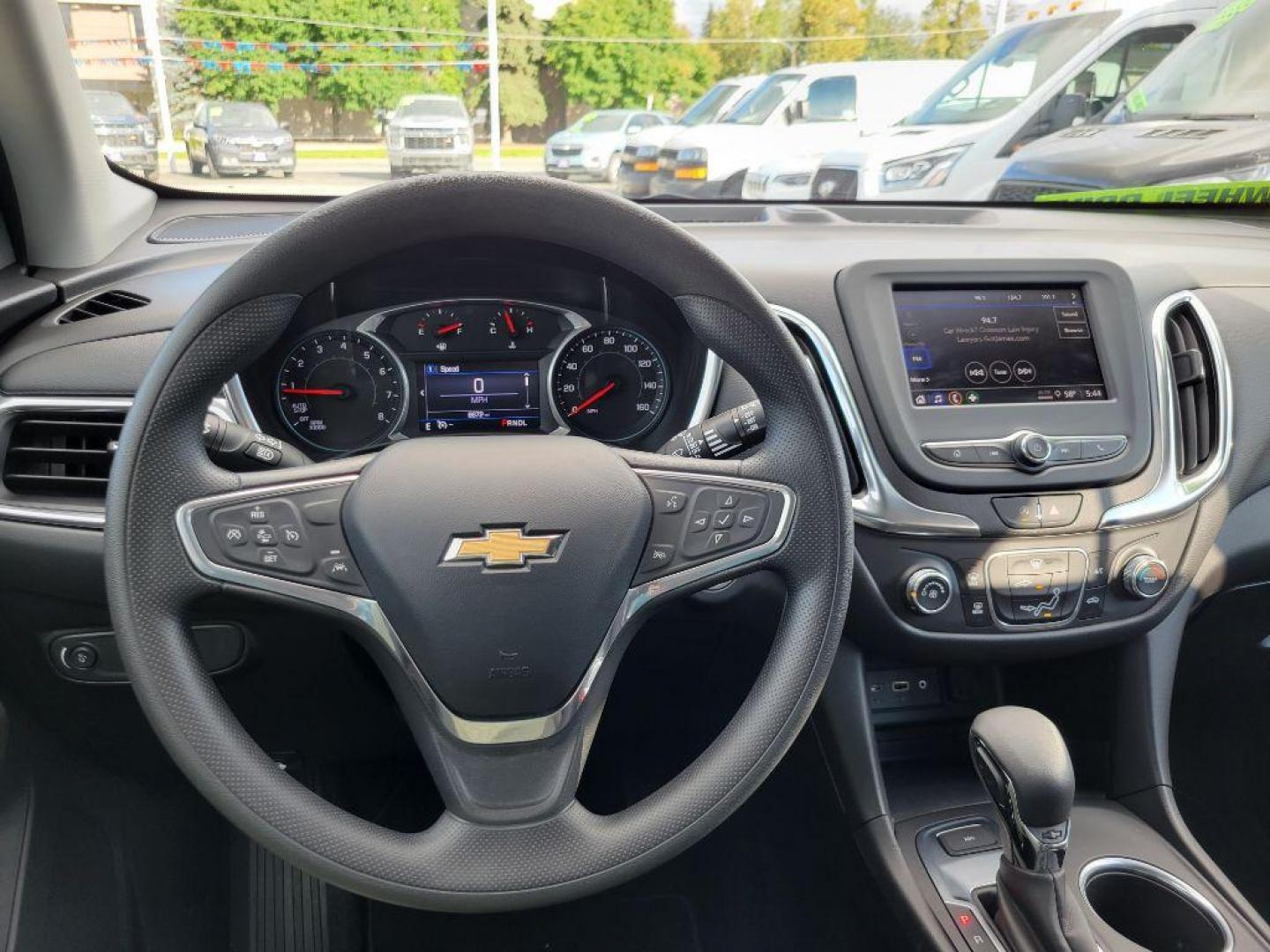 2022 GRAY CHEVROLET EQUINOX LT LT (2GNAXUEV3N6) with an 1.5L engine, Automatic transmission, located at 929 East 8th Ave, Anchorage, AK, 99501, (907) 274-2277, 61.214783, -149.866074 - Photo#4