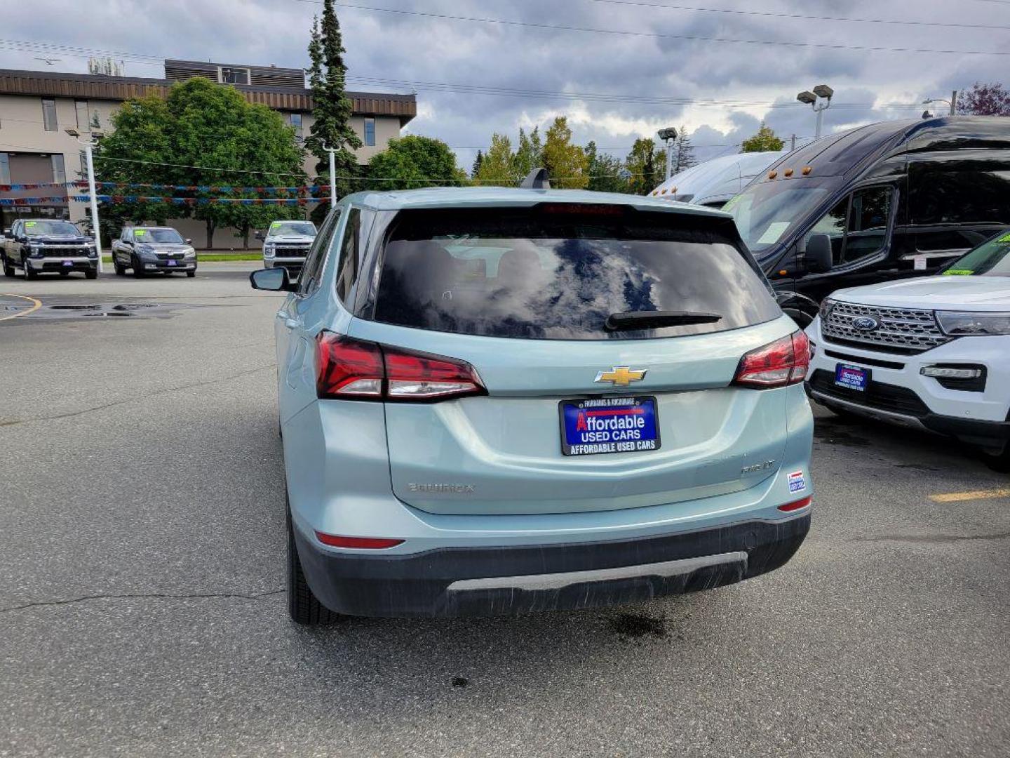 2022 BLUE CHEVROLET EQUINOX LT LT (2GNAXUEV2N6) with an 1.5L engine, Automatic transmission, located at 929 East 8th Ave, Anchorage, AK, 99501, (907) 274-2277, 61.214783, -149.866074 - Photo#2