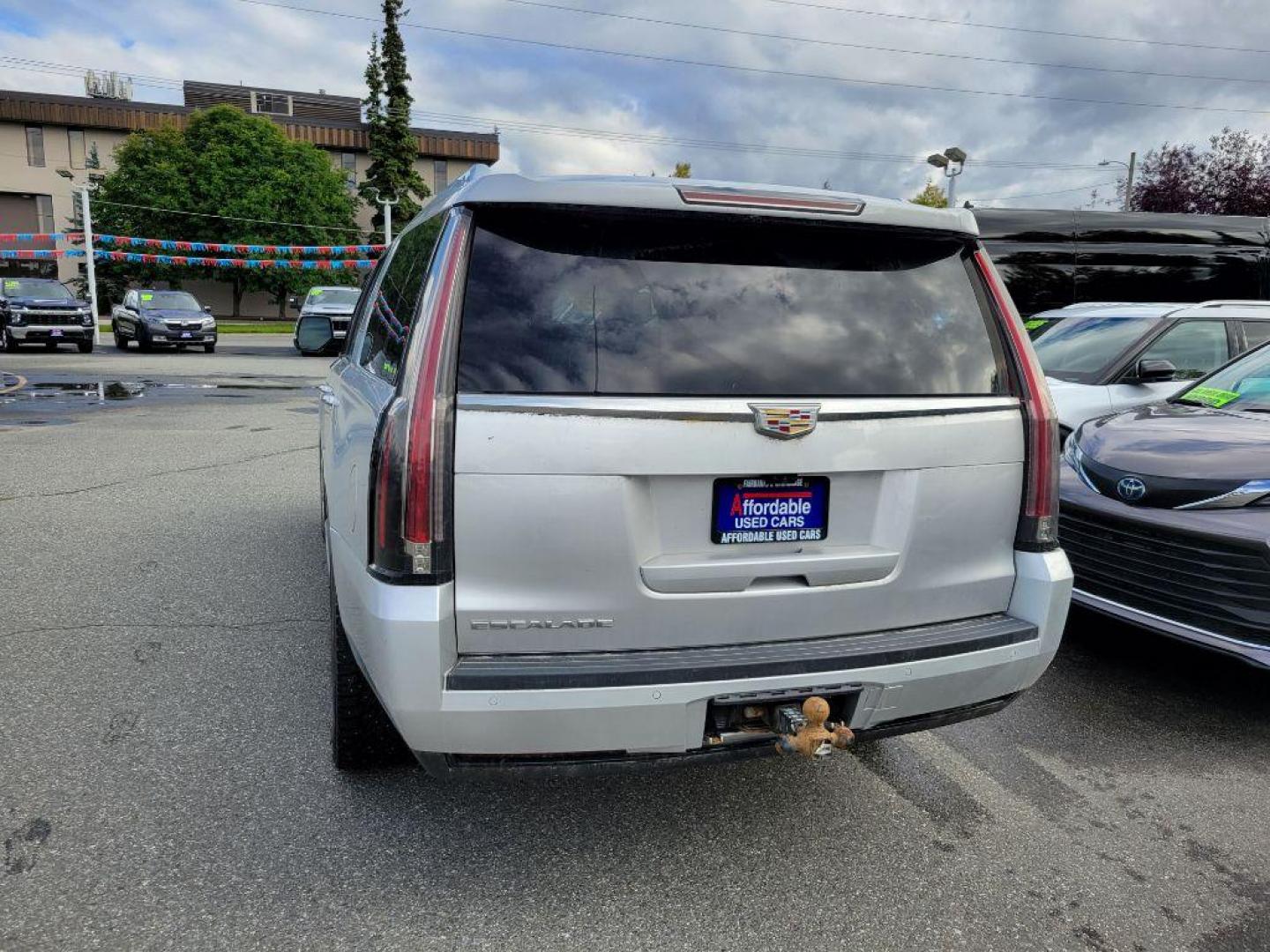 2020 SILVER CADILLAC ESCALADE ESV LUXURY (1GYS4HKJ4LR) with an 6.2L engine, Automatic transmission, located at 929 East 8th Ave, Anchorage, AK, 99501, (907) 274-2277, 61.214783, -149.866074 - Photo#2