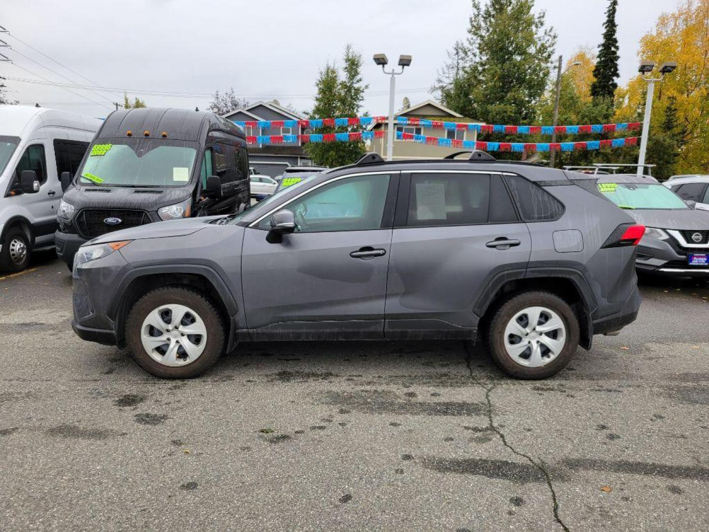 2020 GRAY TOYOTA RAV4 LE (2T3G1RFVXLC) with an 2.5L engine, Automatic transmission, located at 929 East 8th Ave, Anchorage, AK, 99501, (907) 274-2277, 61.214783, -149.866074 - Photo#1