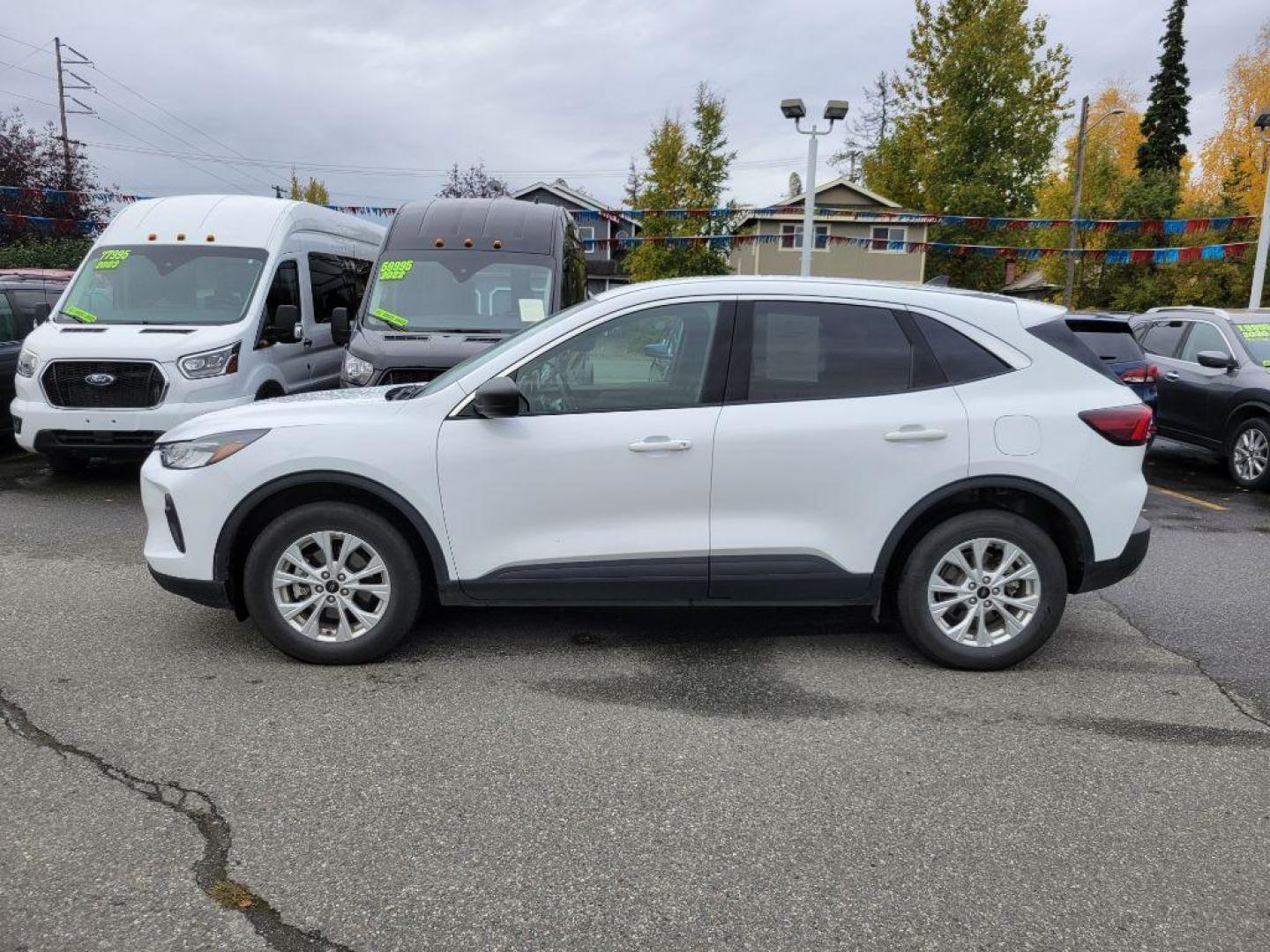 2023 WHITE FORD ESCAPE ACTIVE ACTIVE (1FMCU9GN7PU) with an 1.5L engine, Automatic transmission, located at 929 East 8th Ave, Anchorage, AK, 99501, (907) 274-2277, 61.214783, -149.866074 - Photo#1