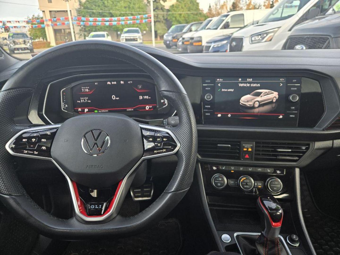 2022 WHITE VOLKSWAGEN JETTA GLI AUTOBAHN (3VW2T7BU3NM) with an 2.0L engine, Automatic transmission, located at 929 East 8th Ave, Anchorage, AK, 99501, (907) 274-2277, 61.214783, -149.866074 - Photo#4