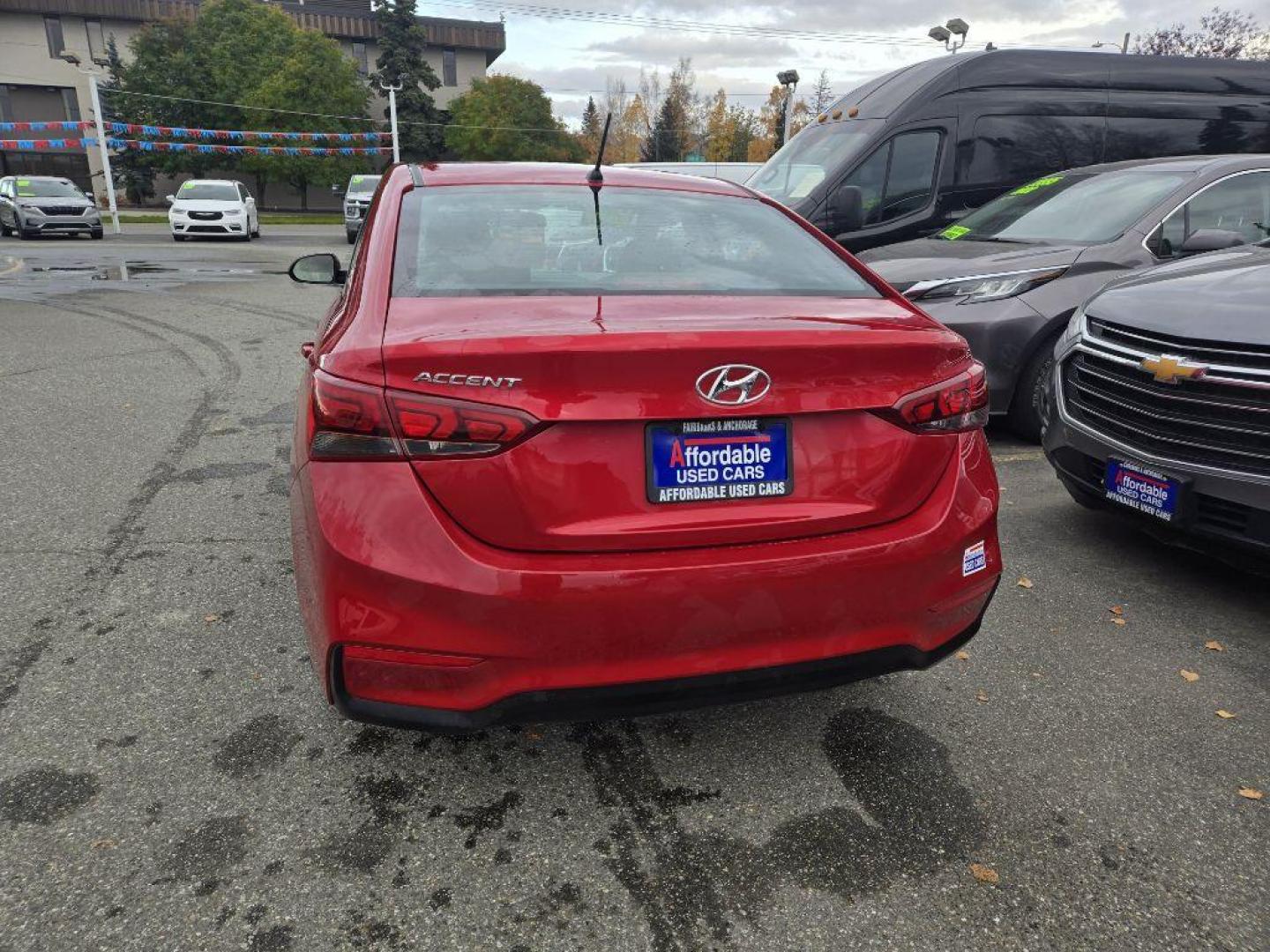 2021 RED HYUNDAI ACCENT SE SE (3KPC24A63ME) with an 1.6L engine, 6-Speed Manual transmission, located at 929 East 8th Ave, Anchorage, AK, 99501, (907) 274-2277, 61.214783, -149.866074 - Photo#2