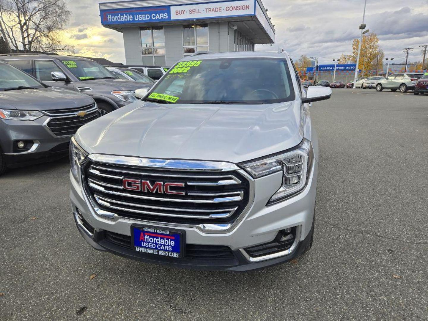 2022 SILVER GMC TERRAIN SLT (3GKALVEV2NL) with an 1.5L engine, Automatic transmission, located at 929 East 8th Ave, Anchorage, AK, 99501, (907) 274-2277, 61.214783, -149.866074 - Photo#0