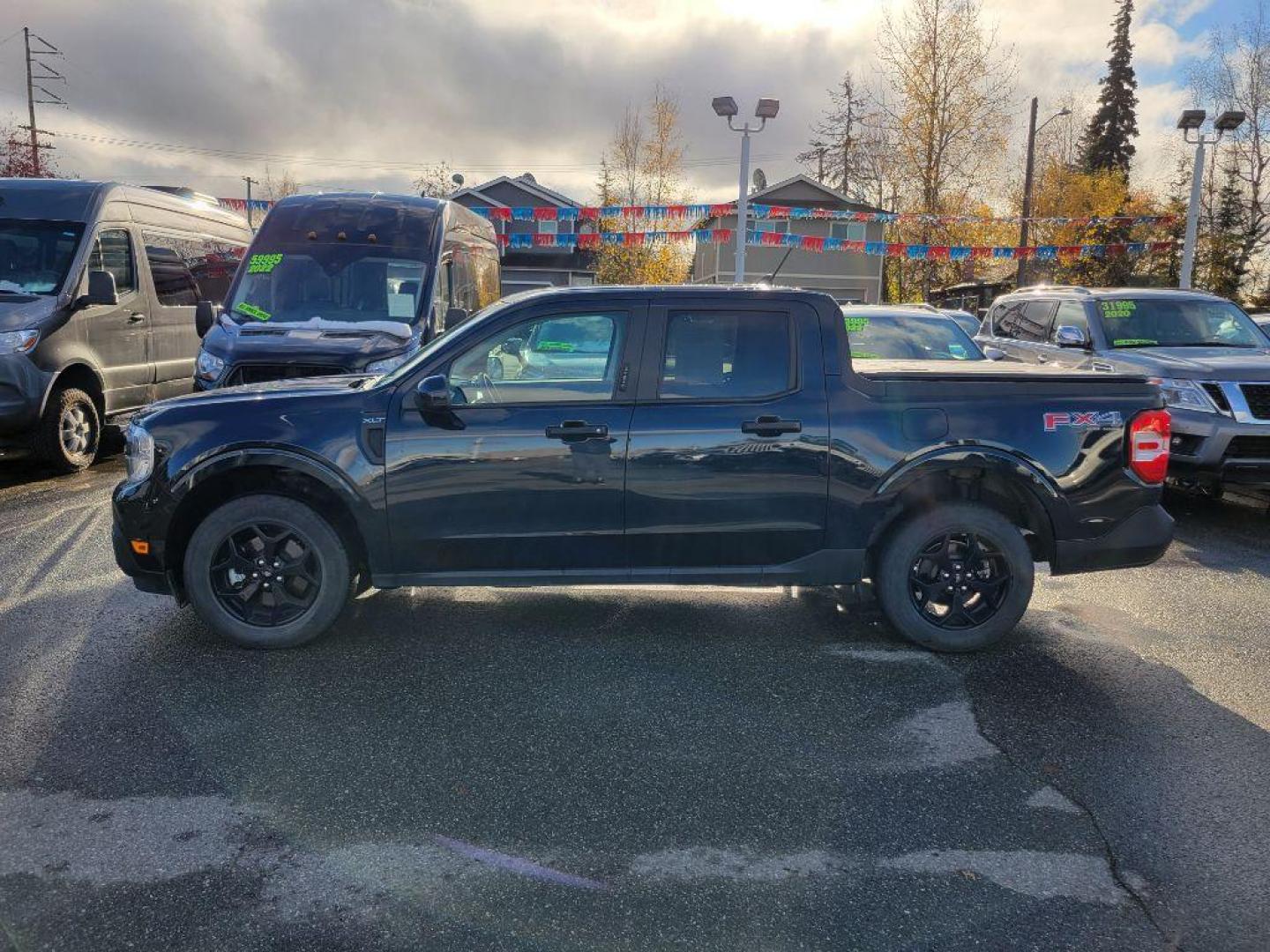 2022 BLUE FORD MAVERICK XL (3FTTW8F90NR) with an 2.0L engine, Automatic transmission, located at 929 East 8th Ave, Anchorage, AK, 99501, (907) 274-2277, 61.214783, -149.866074 - Photo#1