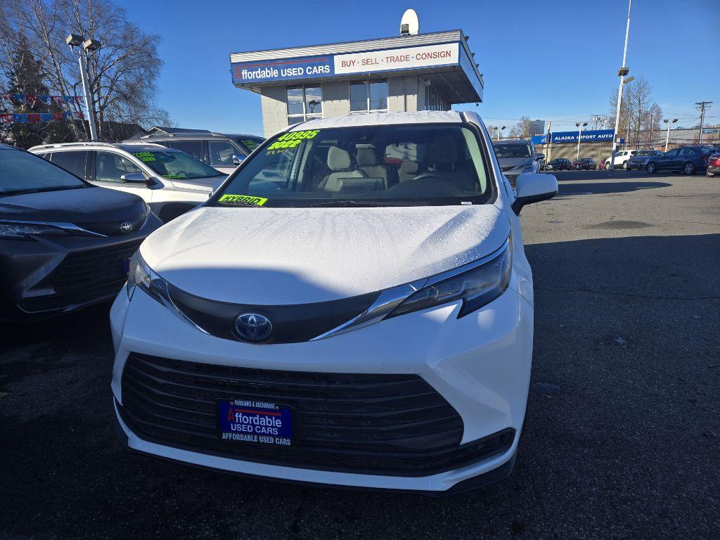 photo of 2022 TOYOTA SIENNA LE AWD LE