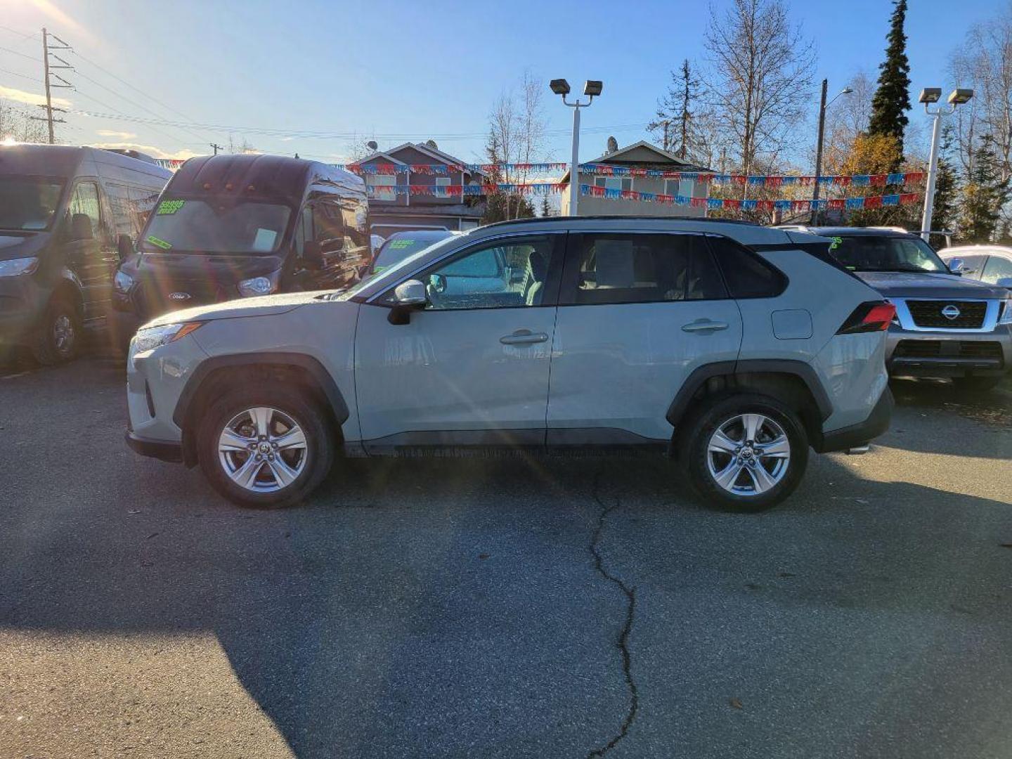 2022 GRAY TOYOTA RAV4 XLE XLE (2T3P1RFV6NW) with an 2.5L engine, Automatic transmission, located at 929 East 8th Ave, Anchorage, AK, 99501, (907) 274-2277, 61.214783, -149.866074 - Photo#1